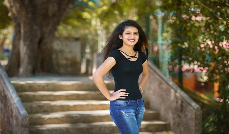 Priya Prakash Varrier : The Wink Girl