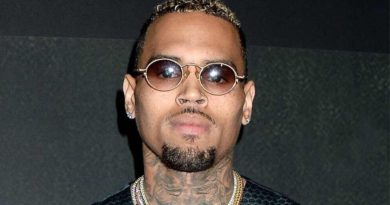 Chris Brown Age, Songs, Albums, Net Worth