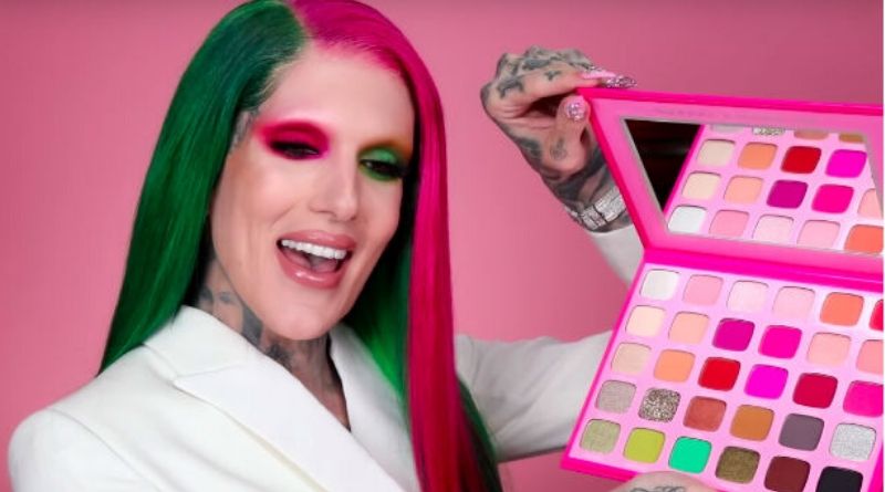 Jeffree Star promoting his brand Jaffree Star Cosmetics on YouTube, Instagram and My Space.
